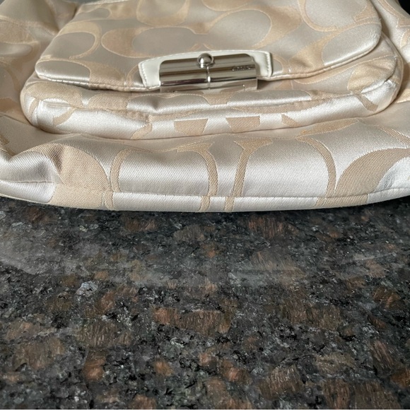 COACH- Cream Kristen Hobo 2-way with Silver Hardware F22301 - Picture 3 of 4